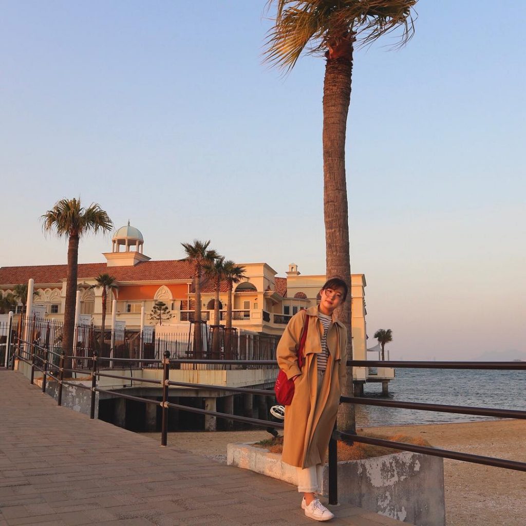 평화로워보이나 사실 바람과 싸우는중 . . . #여행 #여행스타그램 #일본 #일본여행 #후쿠오카 #후쿠오카여행 #모모치해변&hellip;