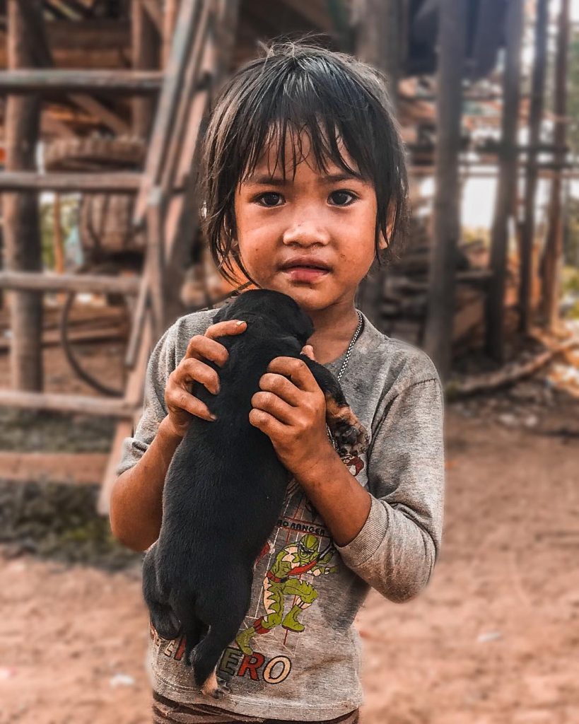 Дети одной небольшой деревни в Камбодже. На последних фото – урок в школе. Просто&hellip;