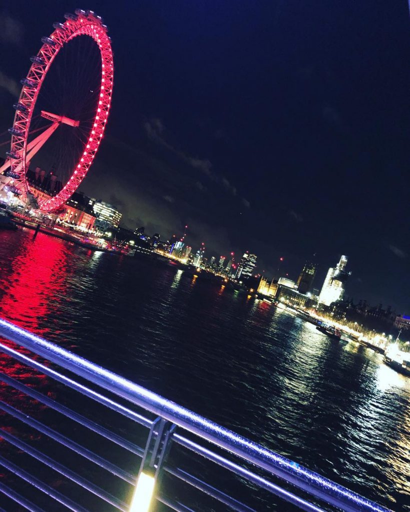 Good Times #bnesimppl #london #love #tourism #travelphotography #travelblogger #travelgram #red #work #saturday #saturdaynight #pictureoftheday&hellip;