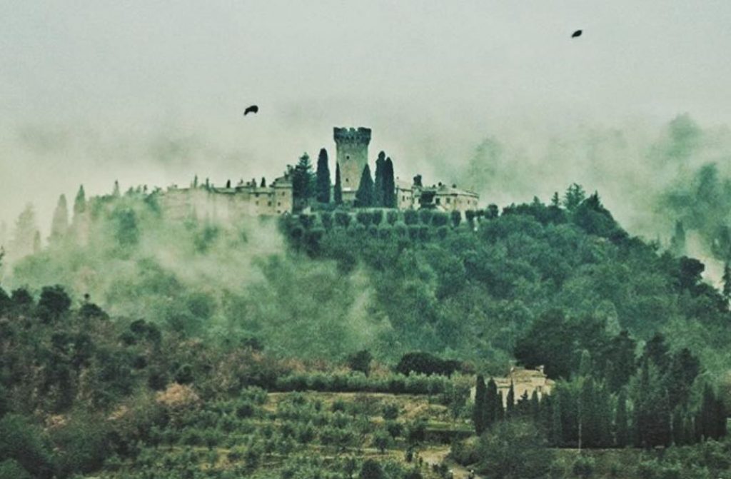 #fotartplgz #bnesimppl #traveldestinations_ig #castellodigargonza Edited with: @carbonblackandwhite _ #travel #traveling #vacation #visiting #instatravel #instago…