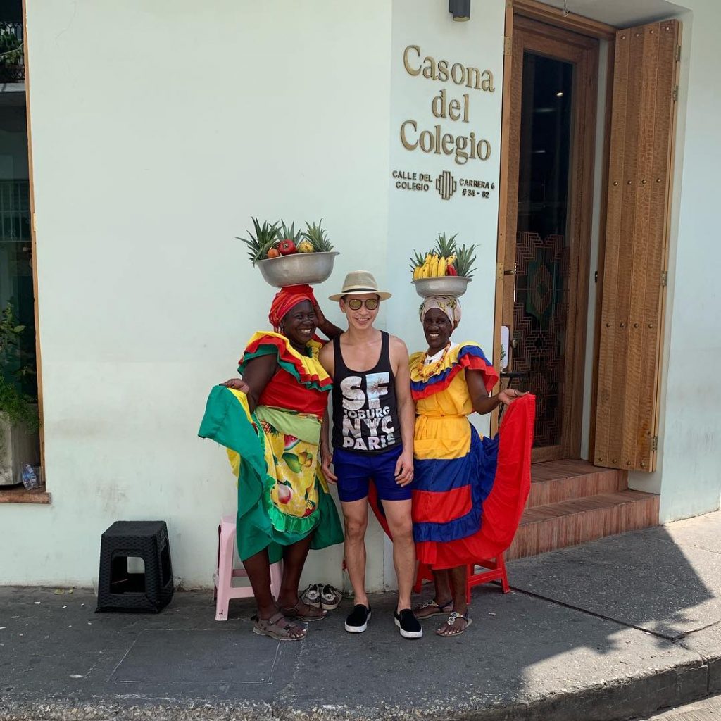 Making new friends #cartagena #columbia #memories #bestvacations #beautifuldestinations #fun #awesome #enjoy #ilovecolombia #travelbook #travelphotography&hellip;