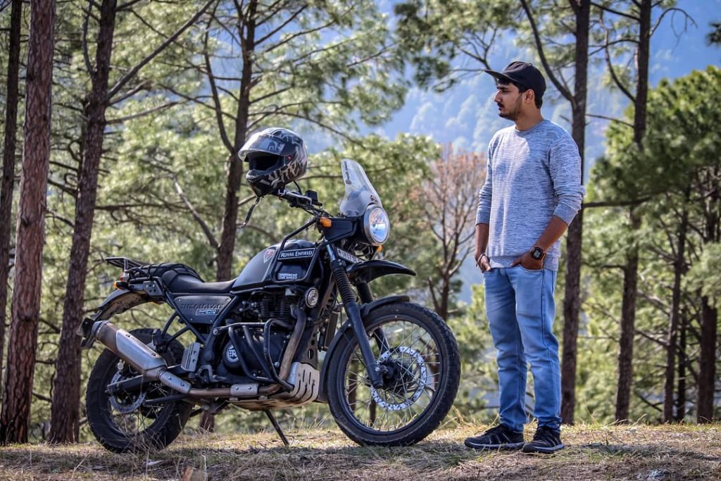 मुसाफ़िर हैं हम भी मुसाफ़िर हो तुम भी। किसी मोड़ पर फिर मुलाक़ात होगी।&hellip;