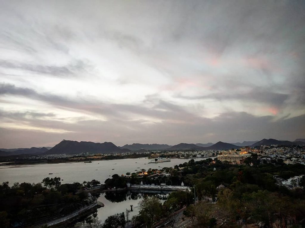 The Lake City Udaipur #traveling  #instaudaipur #traveldeeper  #wanderlust  #worldtravelpics  #theoutbound  #instagood  #beautiful  #photowall  #india &hellip;