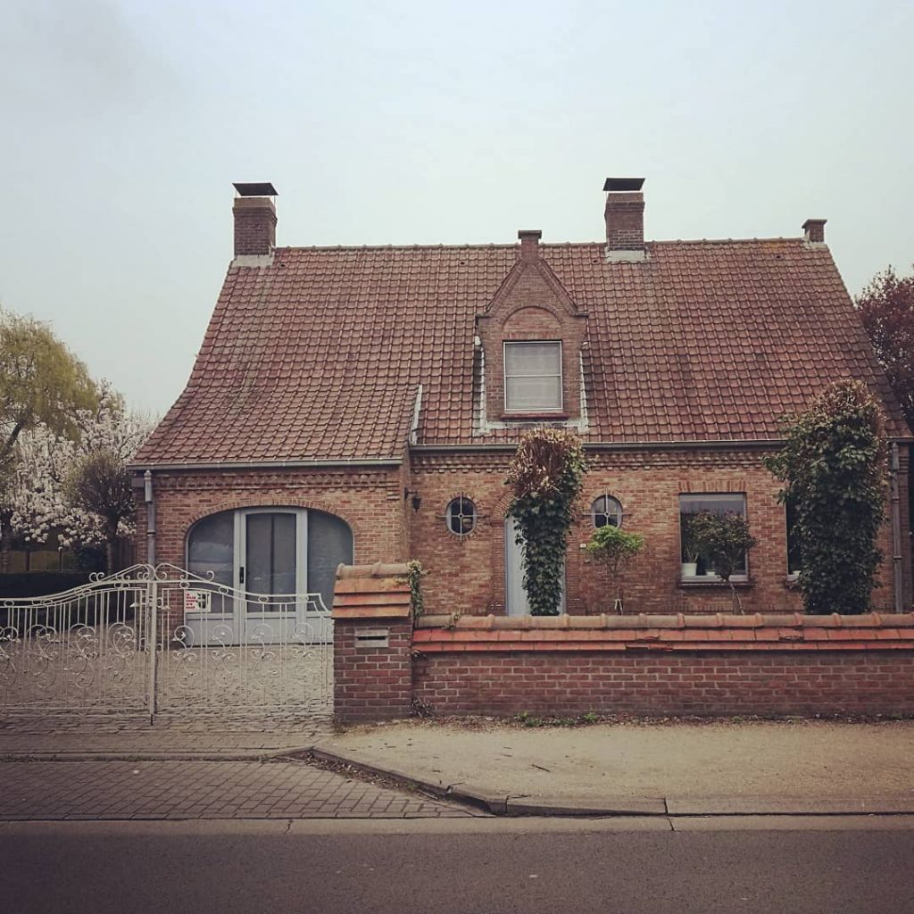 #belgium #lochristi #hause #travelvlog #travelers #szili_furgonnal_vlog #traveller #travelinsta #travelphoto #travelgram #travelblogger #travelphotography #trip #mytravelgram&hellip;