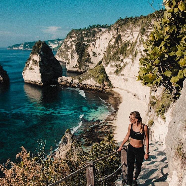 Go where you feel most alive! . . @miss_tyns . . Contact us @nusapenida_adventure&hellip;