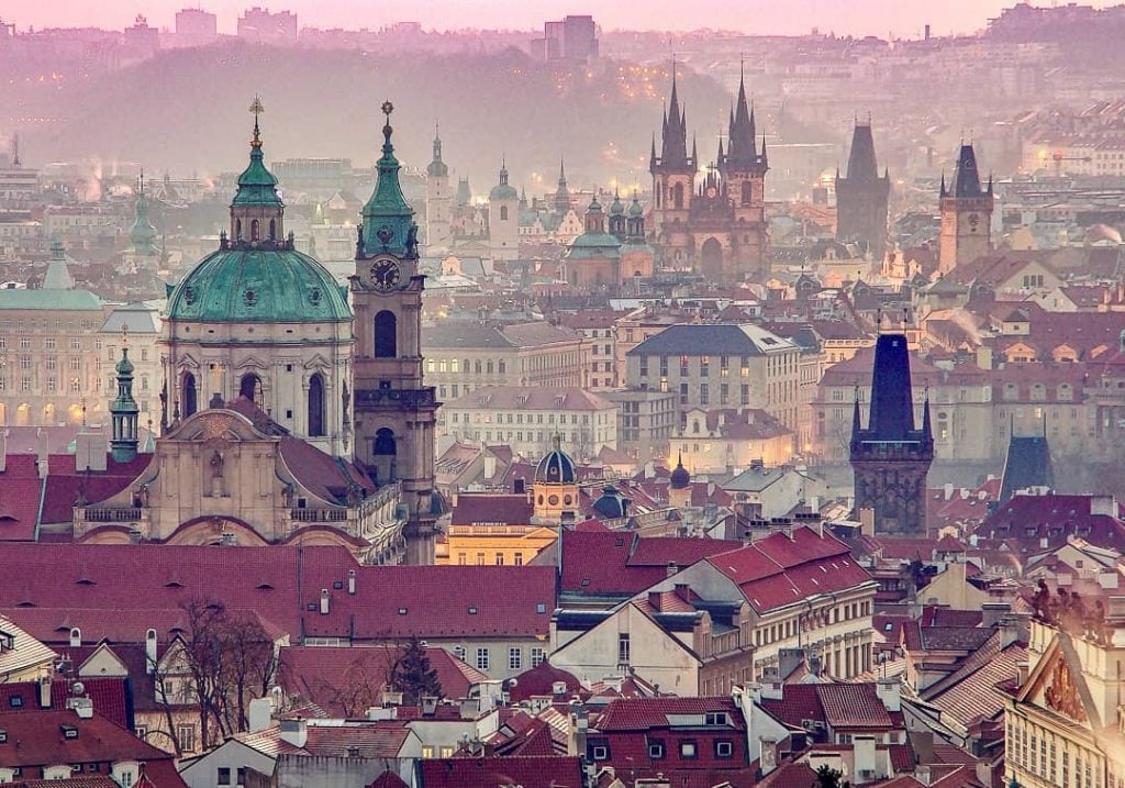 Prague #wonderful_prague #europestyle_czechrepublic #toppraguephoto #kings_hdr #visitcz # #canonczsk #discovery_earthpix #discovery #topeuropephoto #citybestpics #travelmore #naturelsapparel…