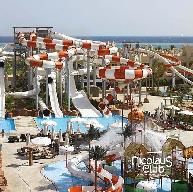 Divertirsi sugli scivoli del Nicolaus Club Coral Sea Water World. Ecco i buoni propositi&hellip;