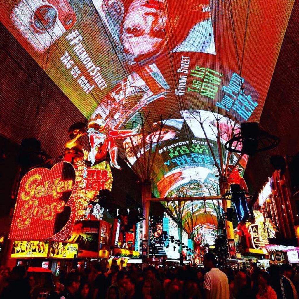 Лас-Вегас самый большой город штата Невада и его главная достопримечательность. Один из самых ярких&hellip;