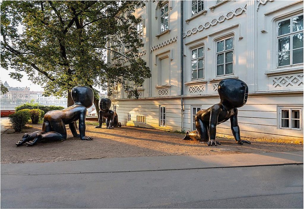 Kids morning walk #ig_europe #discover_vacations #hello_worldpics #moodygrams #travellingthroughtheworld #tlpicks #livetravelchannel #travelawsome #awesomepix #travel #travelling&hellip;