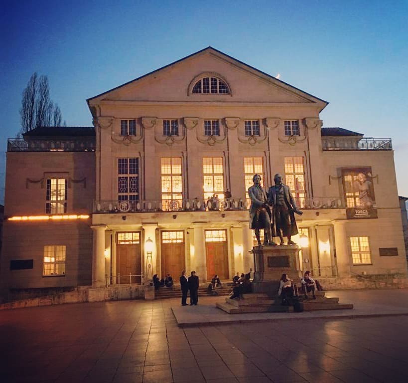 Goethe & Schiller. Ein Denkmal für diese bedeutenden deutschen Dichter. . . . .&hellip;