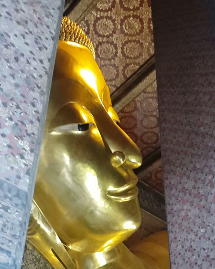 Sleeping Budha #sleepingbuddha #bangkok #thailand #bnesimppl #tourist #tourism #travelvideo #travelling #travelblogger #travelblog #travelling #traveller&hellip;