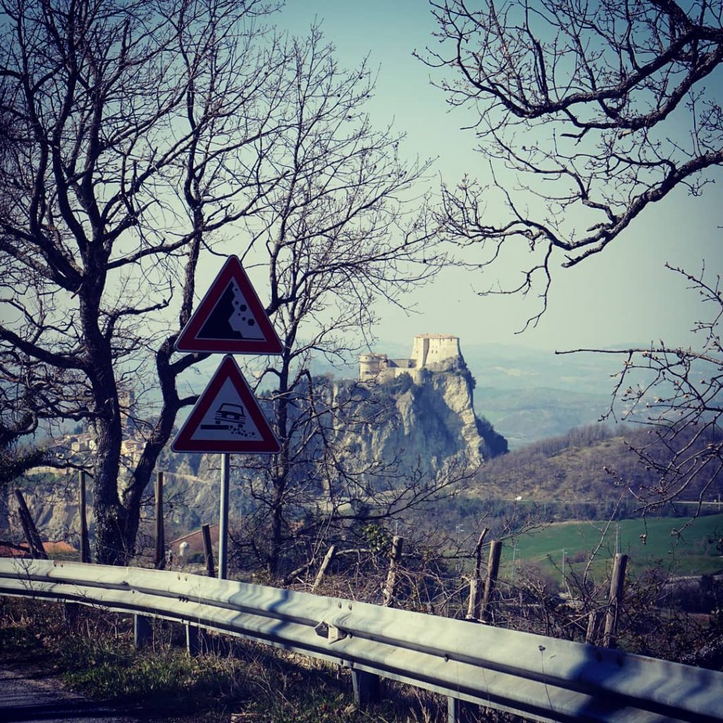 #discoveryourplanet #corsofotografico @solo_traveling #scenes_from_beautiful_cities #piclyphotography #photographerfocus #traveldestinations_ig #earthescope #travel #digitalnomad #thejetlagjunkie #travelldevill #globewandererrepost #travellingourplanet&hellip;