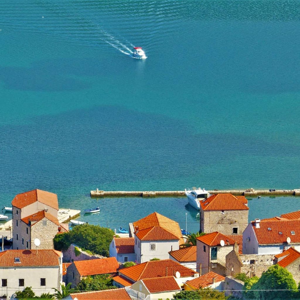 Bienvenue sur la grande muraille de Bien moins longue que sa cousine chinoise, la&hellip;