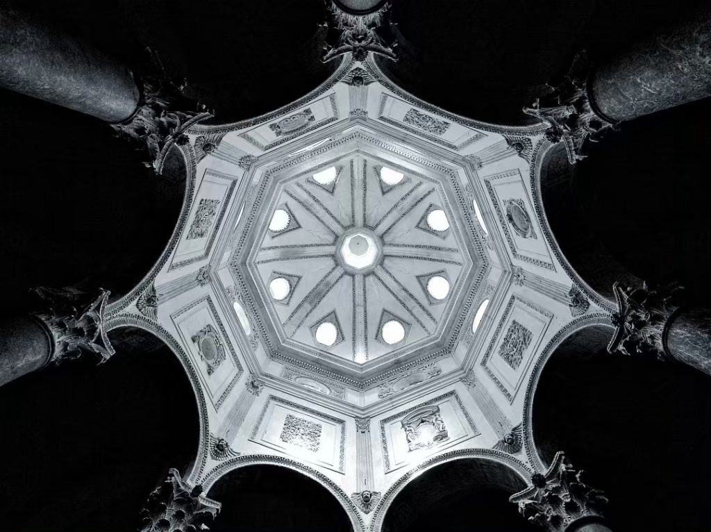 #dettagli #fotartplgz #bnesimppl #traveldestinations_ig Edited with: @carbonblackandwhite _ #architecture #building #architexture #city #buildings #skyscraper&hellip;