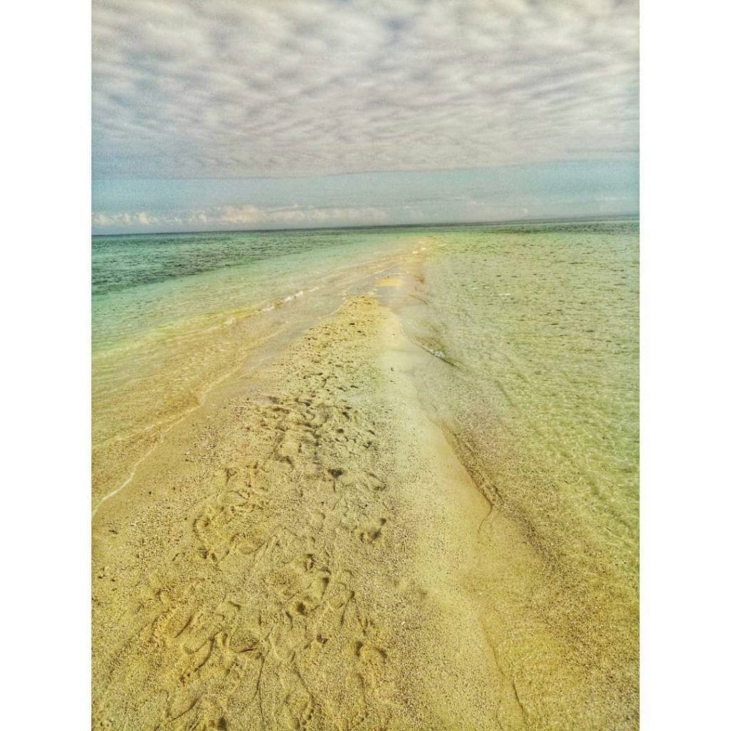 sandbar #lifeadventure #lovinglife #lovenature #travelgoals #travelblogger #travelstories #travel #travelgram #destination #traveltheworld #beautifuldestinations #worldtraveler #beautifulplaces&hellip;