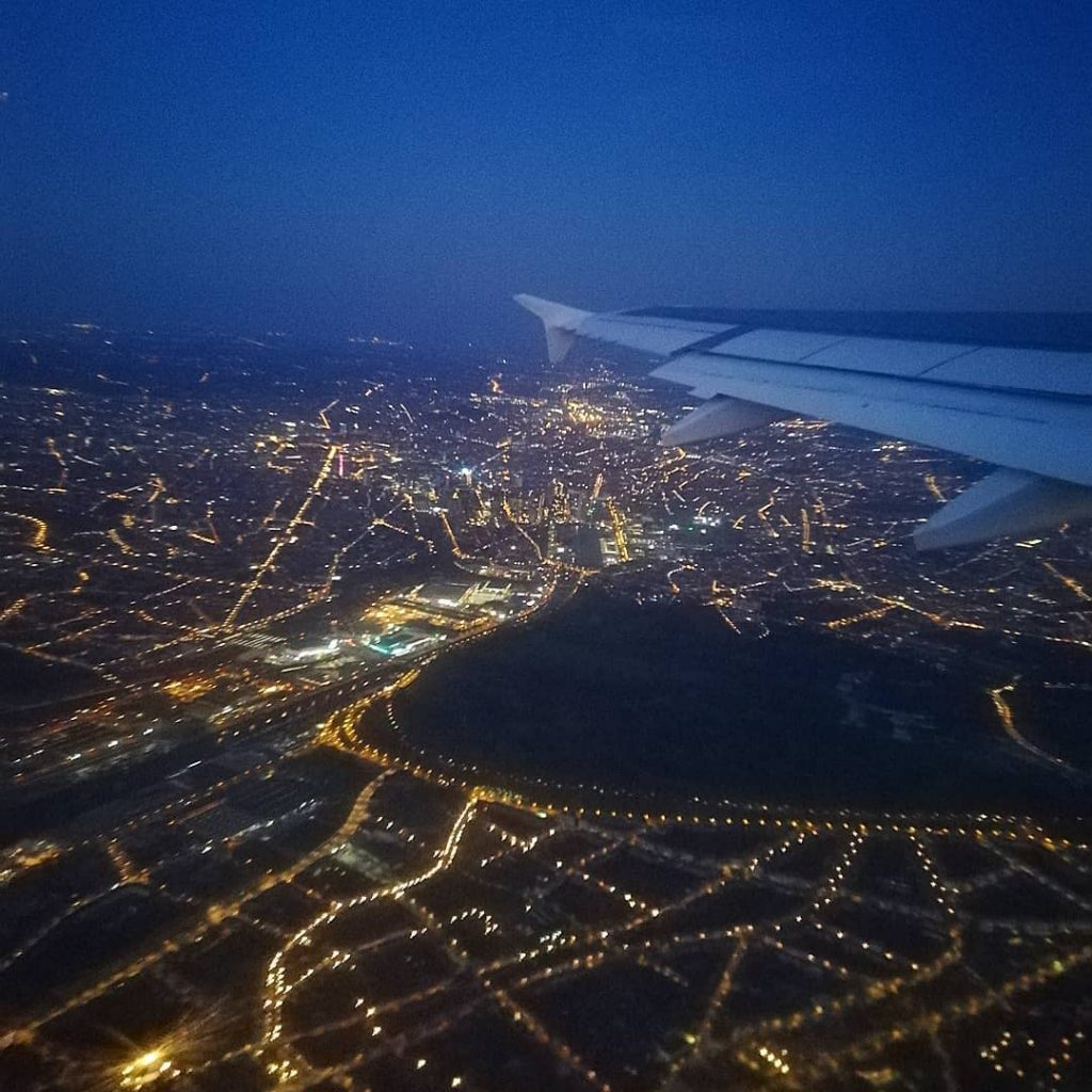 Brussels BY Night , ???????? #girlslovetravel #shewhowanders #wanderlust #passportsecrets #thewanderlustclub #ladiesgoneglobal #darlingescapes #aroundtheworld #aworldinapicture&hellip;