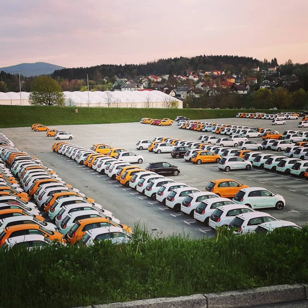 #novomesto #renault #slovenia #travelvlog #travelers #szili_furgonnal_vlog #traveller #travelinsta #travelphoto #travelgram #travelblogger #travelphotography #trip #mytravelgram&hellip;
