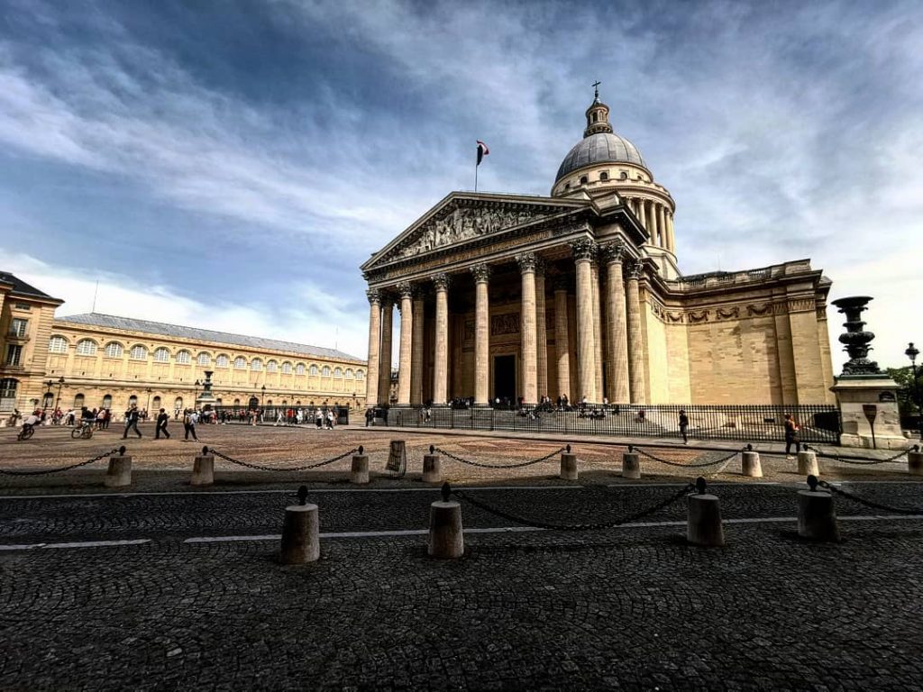 GLORIOUS️ . . #instatravel #travelgram #instago #clouds #lights #birds #skies #passportready #travelblogger #wanderlust #ilovetravel&hellip;