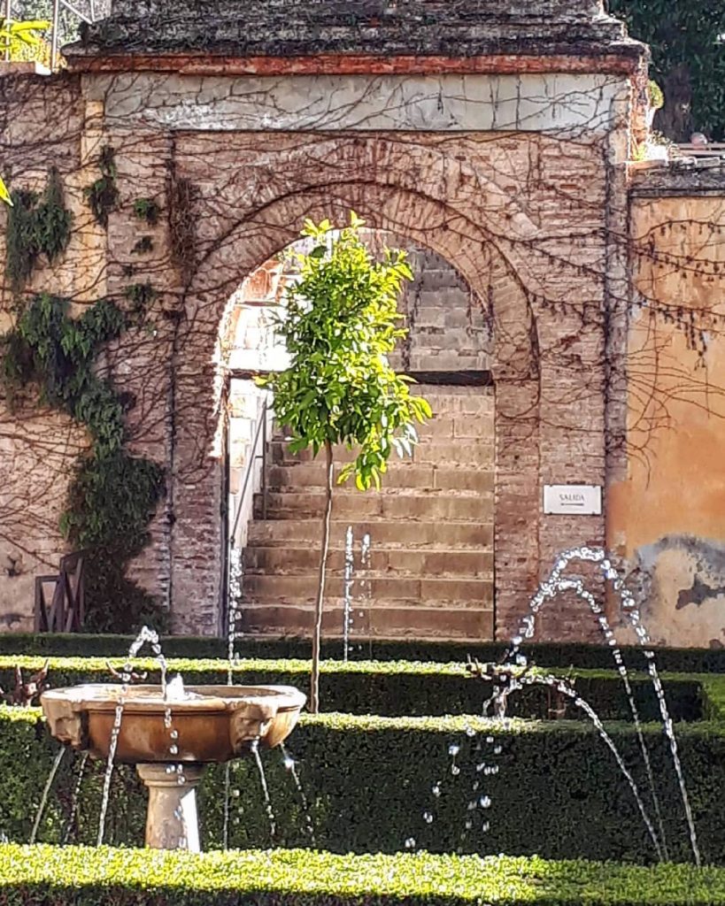 Here is another shot of the beautiful Alhambra gardens. They looked awesome in December,&hellip;