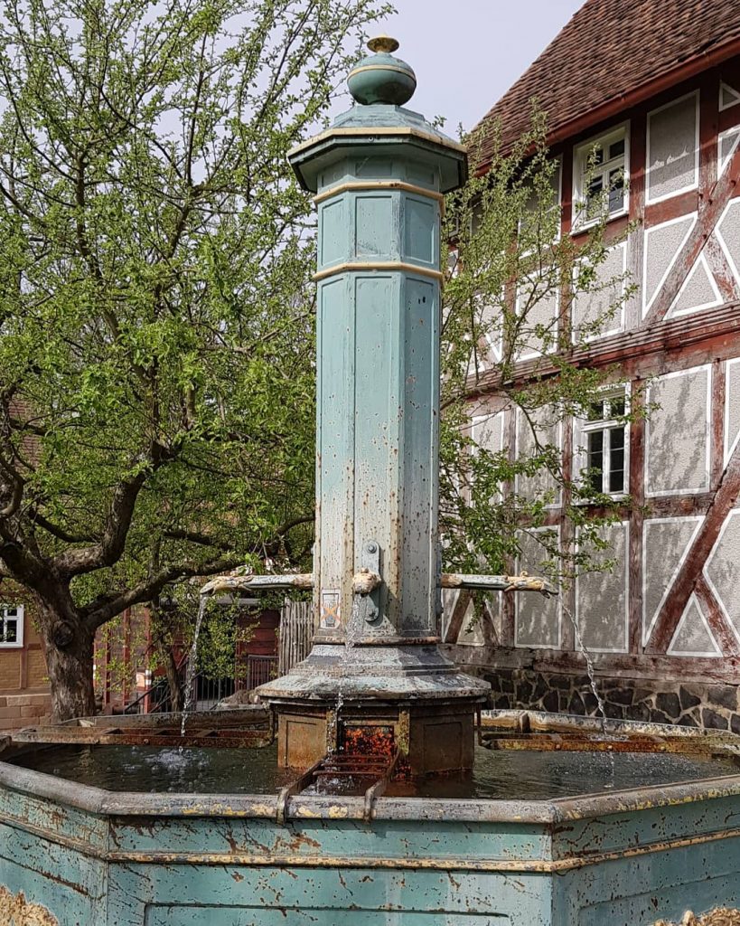 Blue fountain #germany #hessenpark #hessen #deutschland #travelphotography #traveling #travelgram #travel #trip #voyage #photography #history&hellip;