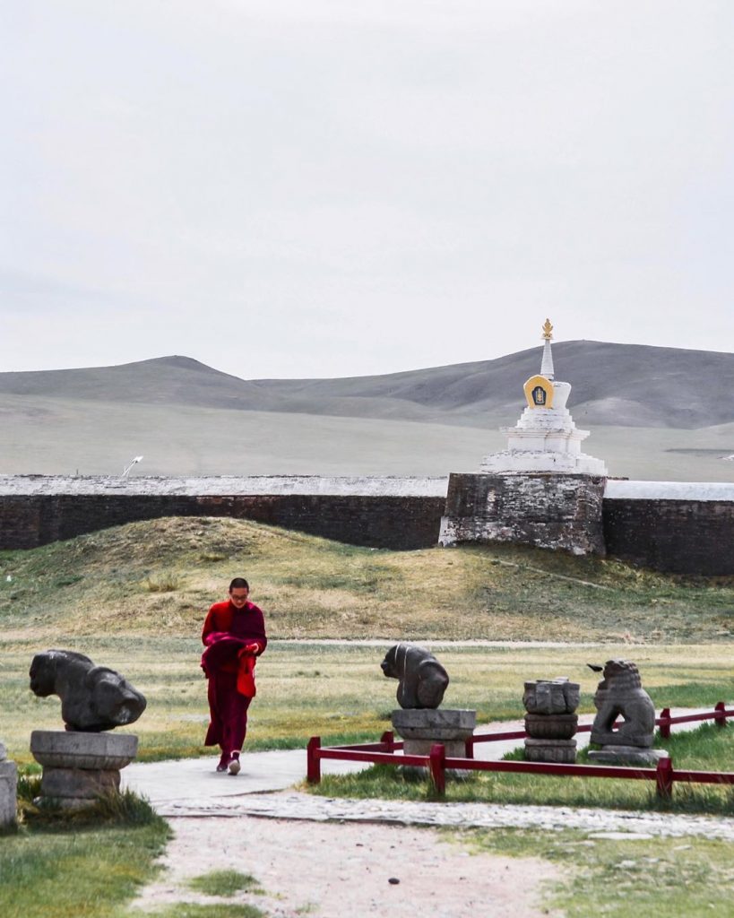 8/10 best landscapes I’ve ever visited: Mongolian steppe.⠀ ⠀ As vast the Mongolian steppe…