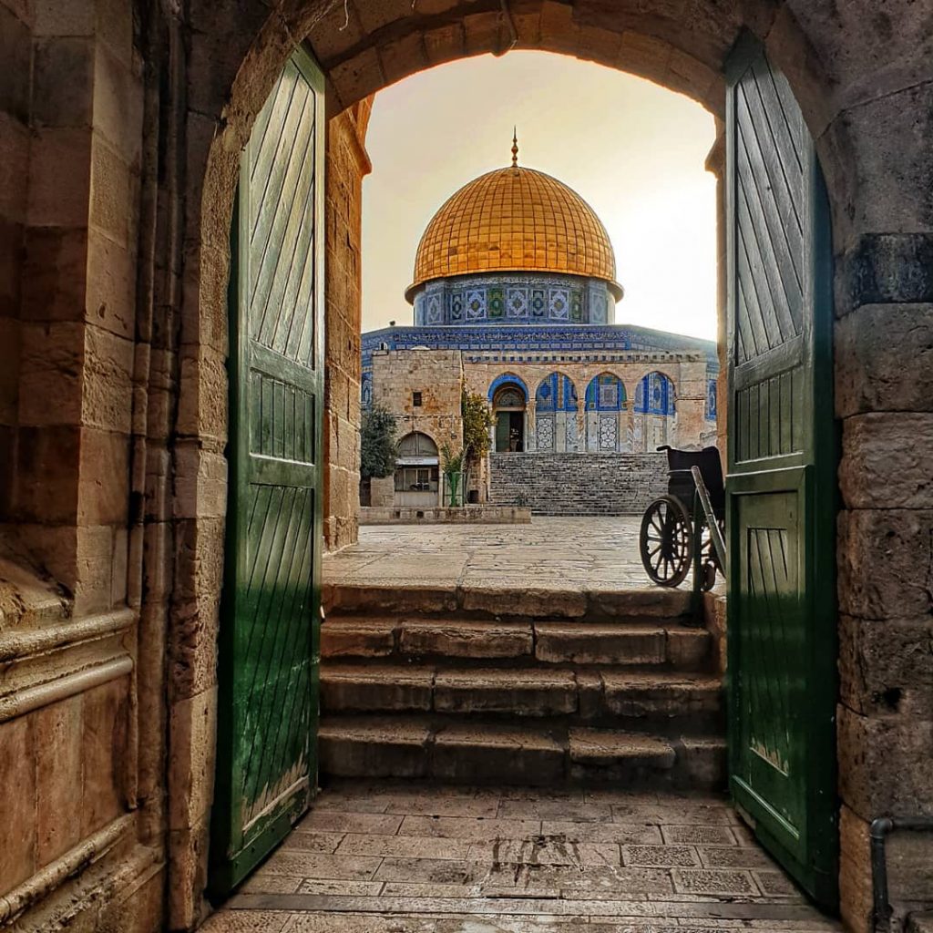 والله لا أدري إن كانت القدس في القلب أم القلب في القدس كوني جزائري&hellip;