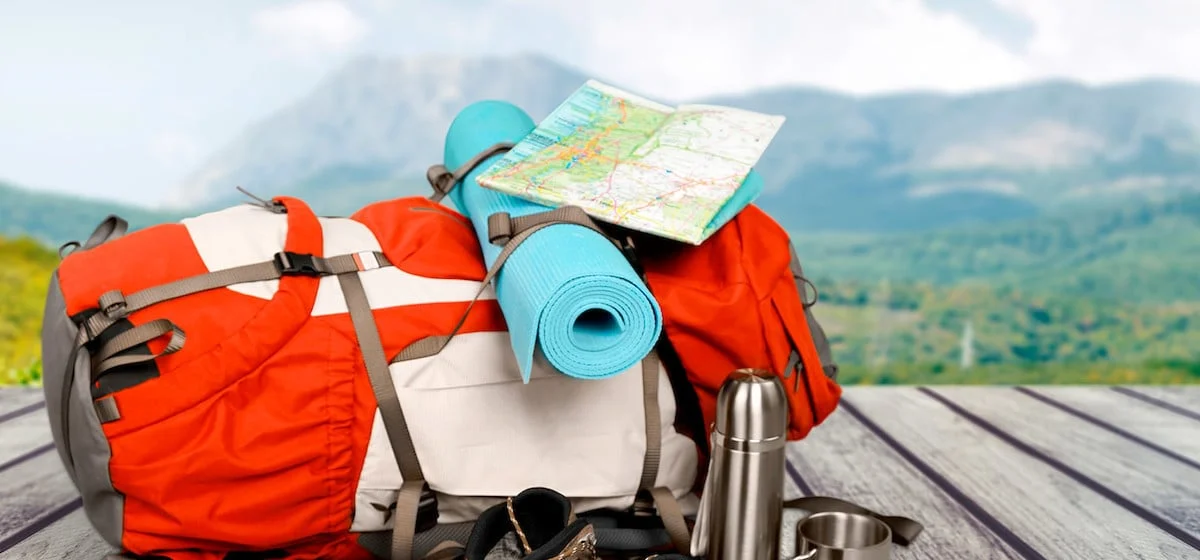 The Backpacker and the Luxury Traveler