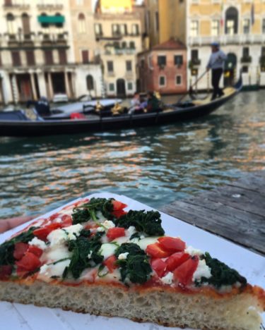 Quick bite before our gondola ride #pizza #deeppan #gondola #venice #italy #itsallaboutthefood #foodie #shotoniphone6…