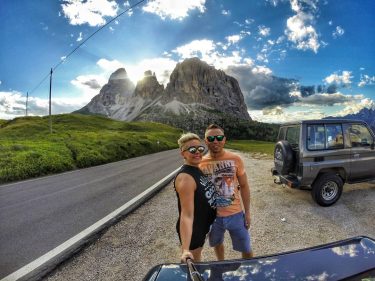 #italy #italia #wlochy #italy???????? #dolomiti #dolomites #dolomity #mountains #passosella #aroundtheworld #lifeoftravel #traveltheworld #lifeonmove #travelcouples…