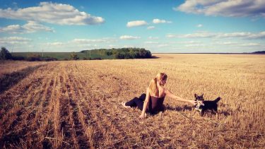 Я и Тайсон _____________________ #klepiktravels #klepikslife #summerfun #beautifulplace #beautifulsky #village #instagram #instalike #bnesimppl #letstraveltoday…