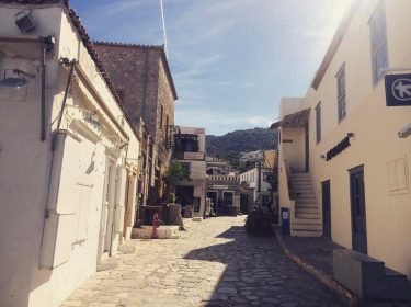 #greece???????? #hydraisland #hydra #greece #希臘 #airbnbgreece #travel #backpackers #adventuretime #背包客 #igers_greece #igersgreece #iamtb #travelrepost…