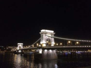 #danube #danuberiver #danubehome #riverdanube #chainbridge #budapest #lánchíd #europe #hungary???????? #budapestcity #budapest???????? #budapesthungary #budapest_hungary #budapestagram…
