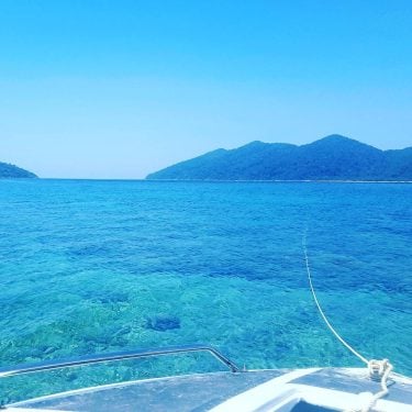#jabang #boattrip #snorkeling #whitebeach #bluewater #boat #island #sun #sunny #palmtree #thailand #kohlipe #culture #happy…