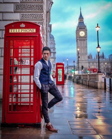 天天工作極忙亂 思想不懂去運算 #你要休息再可打算 #everybodyneedsaholiday #london #uk #unitedkingdom #bigben #telephone #bnesimppl