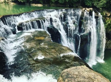 #waterfall #newtaipeicity #shifen #taiwan???????? #十分 #backpackers #adventuretime #travelnorthtaiwan #hiking #bpintaiwan #taiwan_dream #taiwantravel #taiwanese #taiwan_tourism…