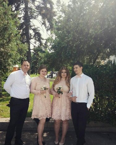 #bridesmaids #groomsmen #happy #bestday #bnesimppl #bridesmaids #girlslovetravel #globelletravels #boyfriend #bestoftheday #lovemyboy #explore