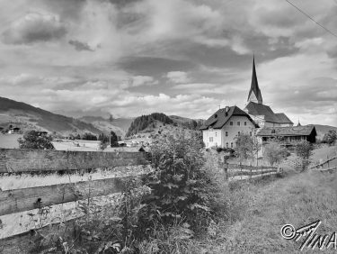 Black and white #austria #salzburgerland #embach #pictureoftheday #life️ l #travelphotography #traveling #travelgram #instatravel #onlyiphone…