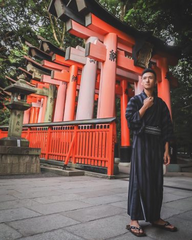 Kyoto #Japan #kyoto #kimono #temple #crewlife #fushimiinari #bnesimppl