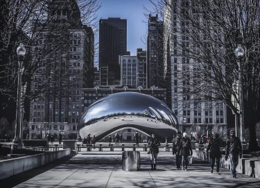 明天在甚麼世界 身邊還會有個誰 #明天在香港 #chicago #cloudgate #bean #winter #crewlife #bnesimppl