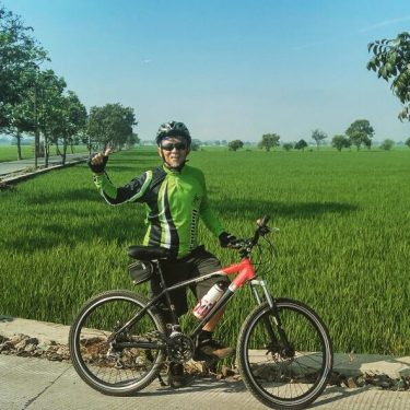 green green grass of view #mtbpictureoftheday #mtblife #mountainbiketouring #mountainbikelifestyle #sepedaku #sepedahan #biketouring #indonesia_photography #nusantarakita&hellip;