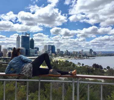 Perth chills . . . #perth #perthcity #kingspark #australia #auswego #doratheexplorer #topoftheworld #rackcitybitch #dontdreamitdoit…