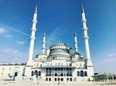 #kocatepecamii #Ankara #mosque #turkey #???????? #土耳其 #安卡拉 #türkiye #travel #backpackers #adventuretime #背包客 #igersturkey #iamtb…