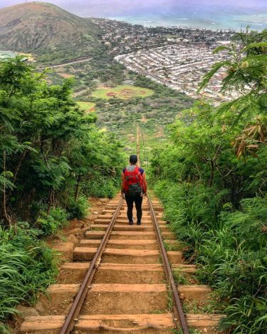 Start every day with a little adventure. • • • • • #onebackpacktwofeet #kokohead…