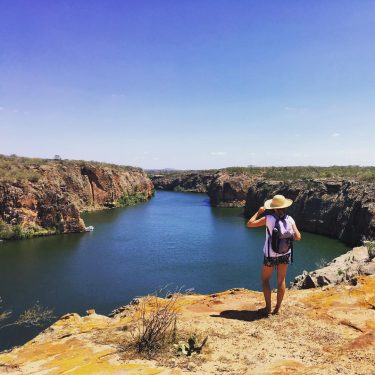 Às margens do Rio São Francisco, o Velho Chico, pai do Brasil! Divisa de…