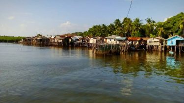 “Tepian” . #travel #traveller #traveling #photooftheday #travelinglady #letsgoeverywhere #backpacker #backpackers #travelgirl #traveladdict #girlswhotravel #darlingescapes…
