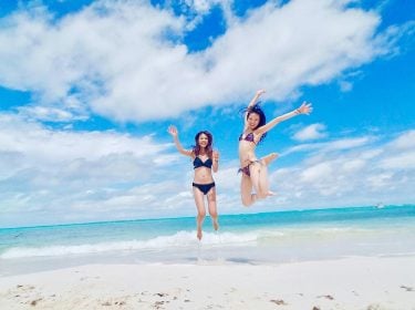 2017 was awesome . . #cancun #cancún #cancunbeach #beach #mexico #beachstyle #caribbeansea #bff #girls…