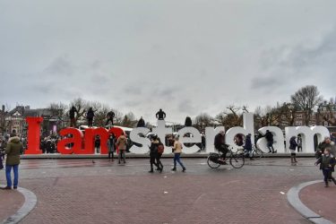 Windy Amsterdam #amsterdam #visitamsterdam #netherlands #instapic #iamtb #lonelyplanet #travelphotography #hello_worldpics #GuruShots #street #nikon #Eupolia…