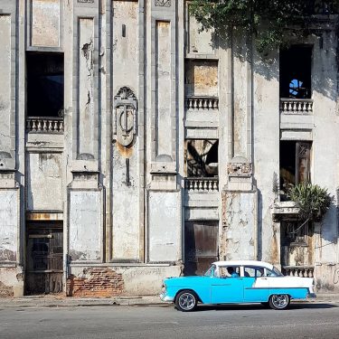 #kuba #cuba #santaclara #urlaub #travel #holiday #sun #travelphotography  #historic #retro #trip #oldcars #oldtimer #colourful…