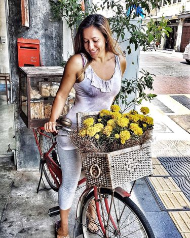 ???????? Fresh baked bread ???? delivery service ???? Fooling around in Phuket Old town…