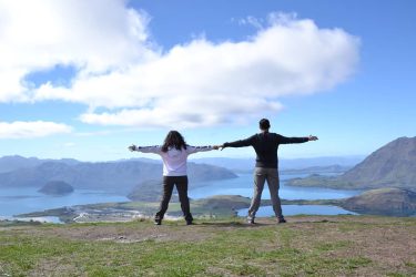 Cuando 2 horas caminando por la montaña te regalan estas vistas. Lago Wanaka desde…